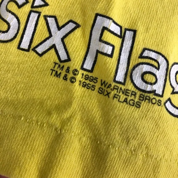 Vintage 1995 tweety bird XXL six flags t shirt 687 - Picture 5 of 12